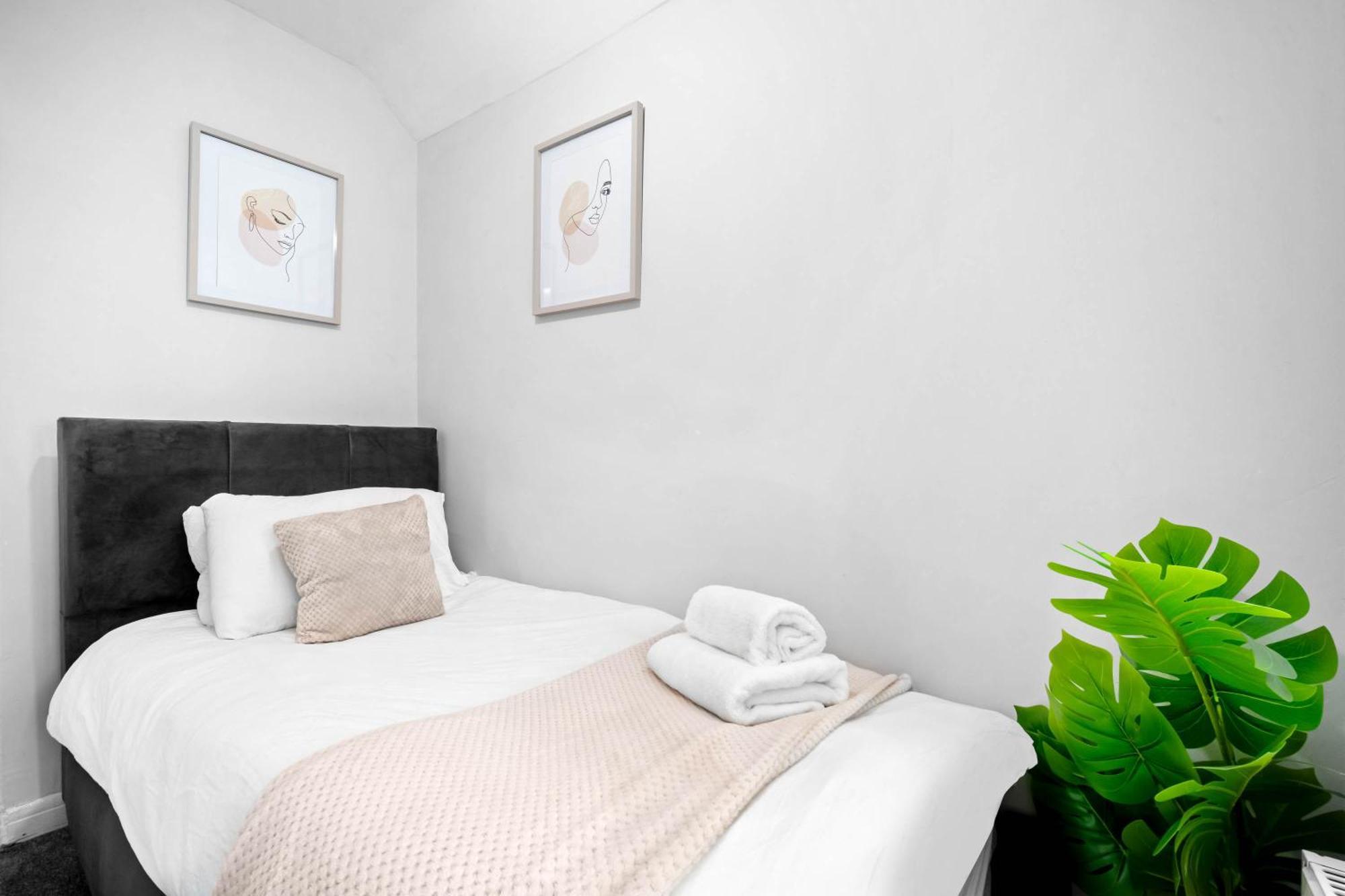 Modern 18 Guest Large Home In Solihull - Near Nec, Jlr, Hs2 And Bhx Birmingham Kültér fotó